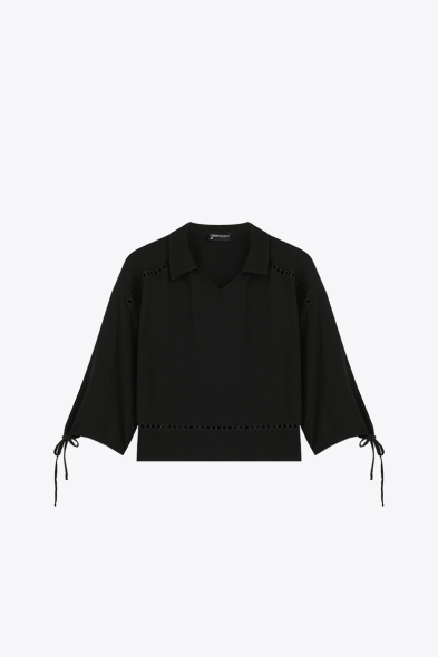 BLOUSE À DÉTAILS AJOURÉS