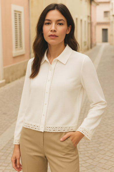 CHEMISE À DÉTAILS EN DENTELLE