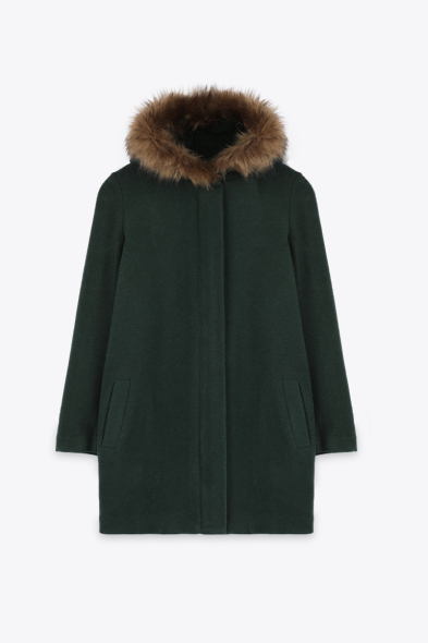 MANTEAU DOUX À FOURRURE ET CAPUCHE