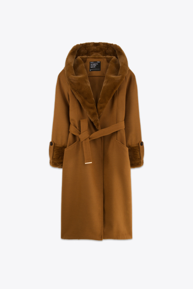 MANTEAU AVEC FOURRURE
