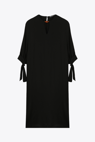 ROBE LONGUE À NŒUDS  