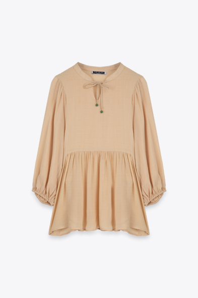 BLOUSE AVEC DÉCOUPES