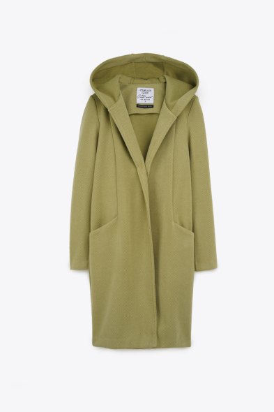 MANTEAU DOUX À CAPUCHE