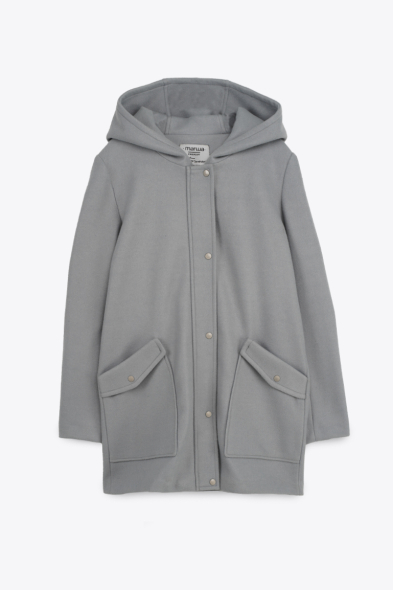 Manteau à poches apparentes