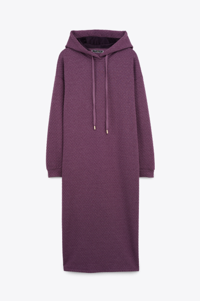 ROBE LONGUE TEXTURÉE À CAPUCHE