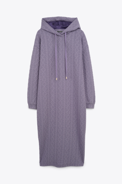 ROBE TEXTURÉE À CAPUCHE