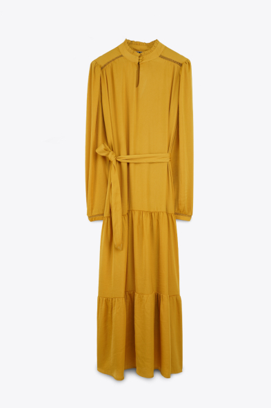 ROBE AVEC DENTELLE