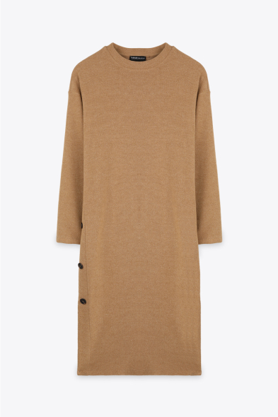 ROBE LONGUE À BOUTONS