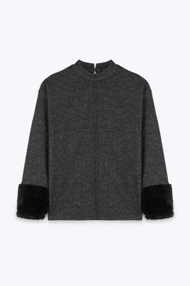 TOP EN MAILLE À FOURRURE